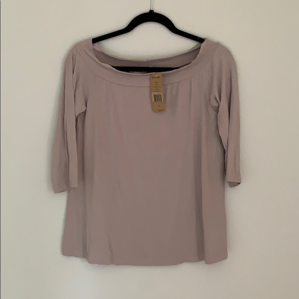 Michael stars Off the shoulder top